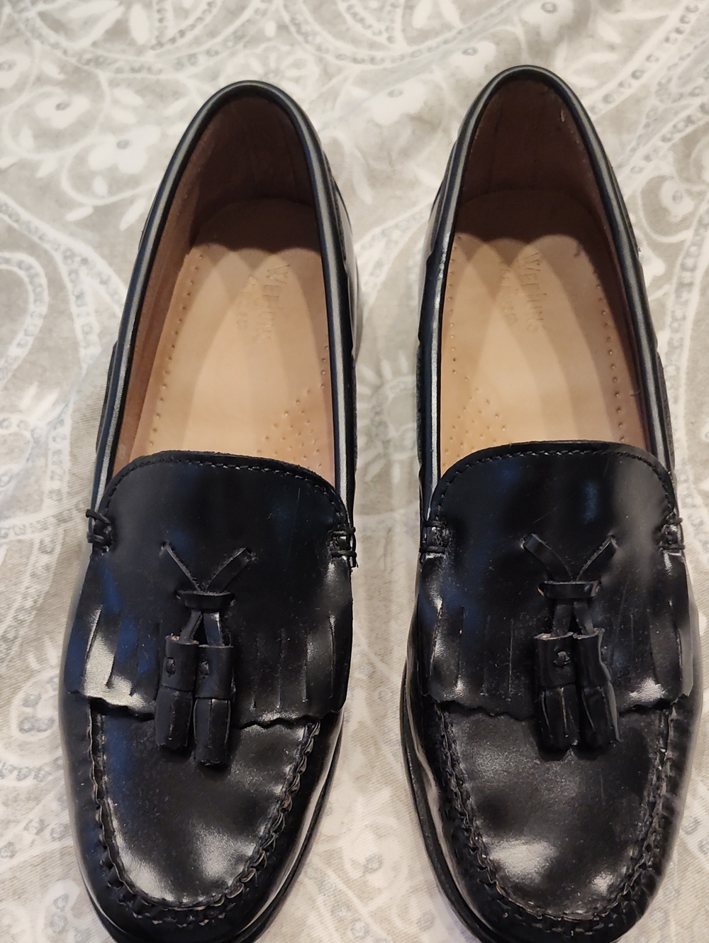 Bass Wejuns Black Women ’s Tassel Loafers - Classic Leather Slip-On